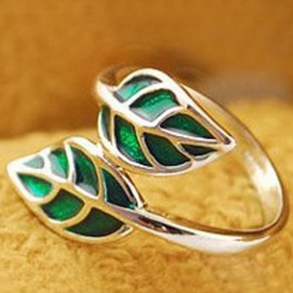 Jewelry - Green Double Leaf Wrap Ring